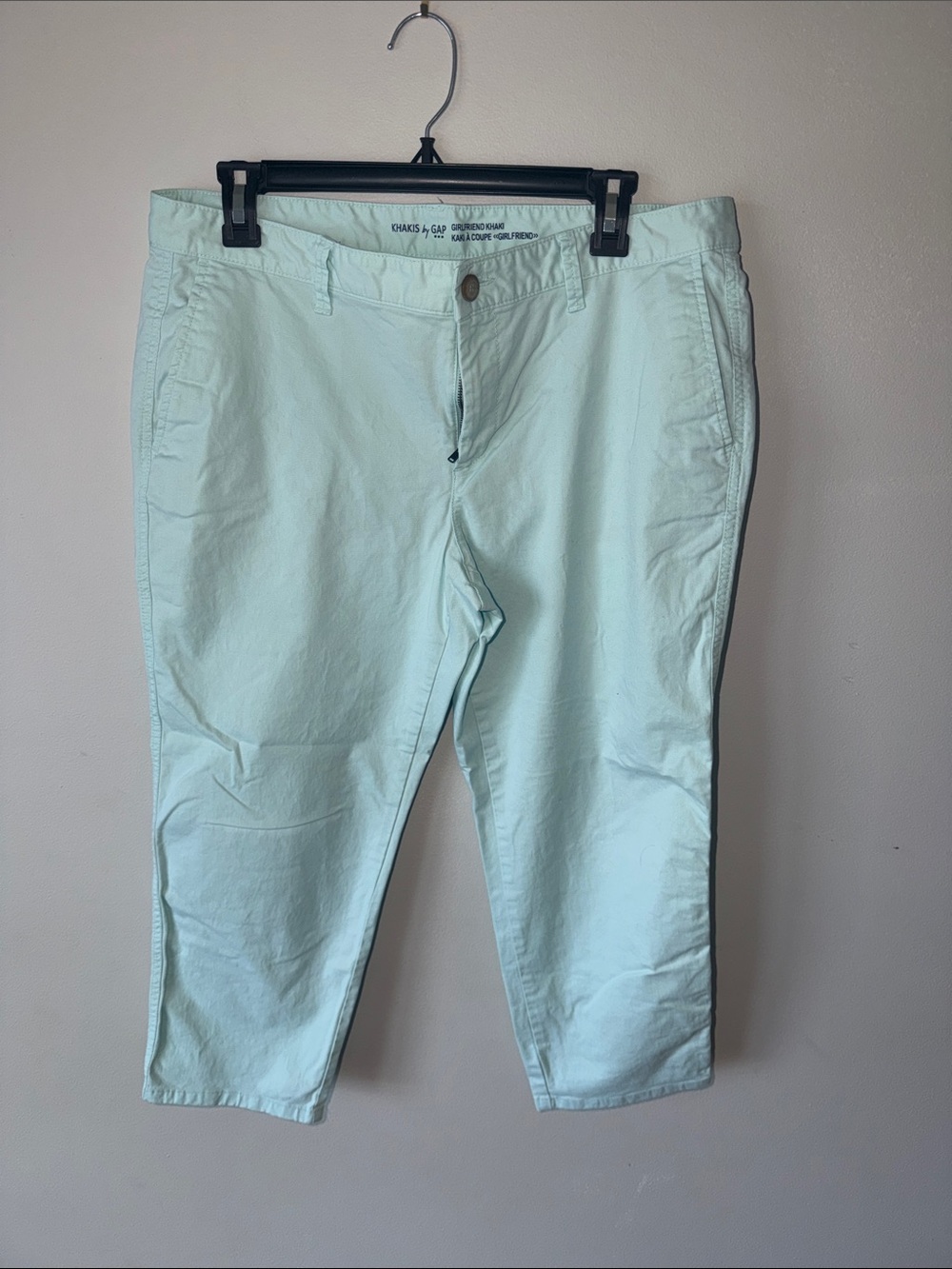 Women’s Khakis by Gap - cropped mint green pant